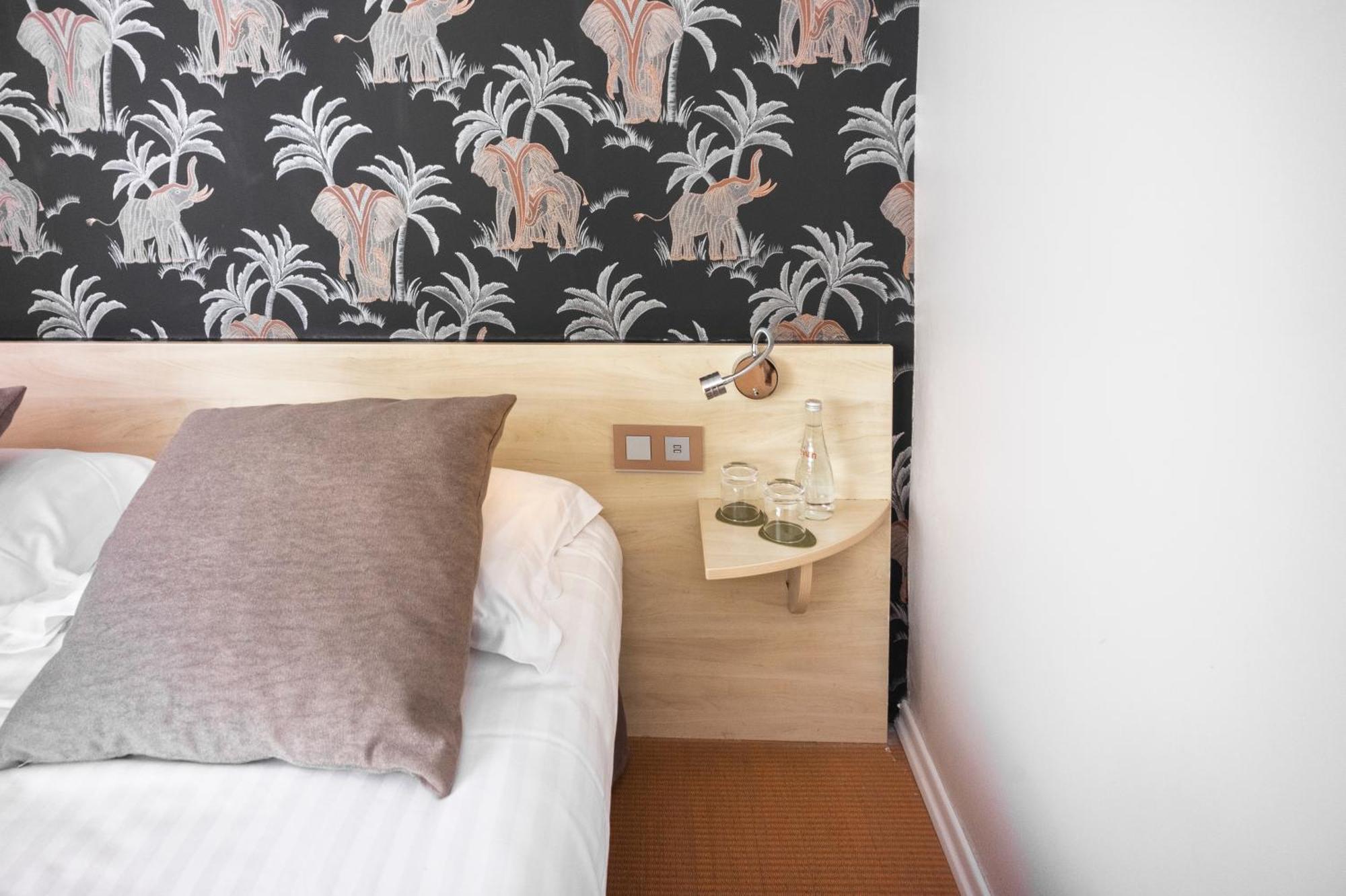 Le Carre D'Alethius Logis Hotel Restaurant Charmes-sur-Rhone Luaran gambar