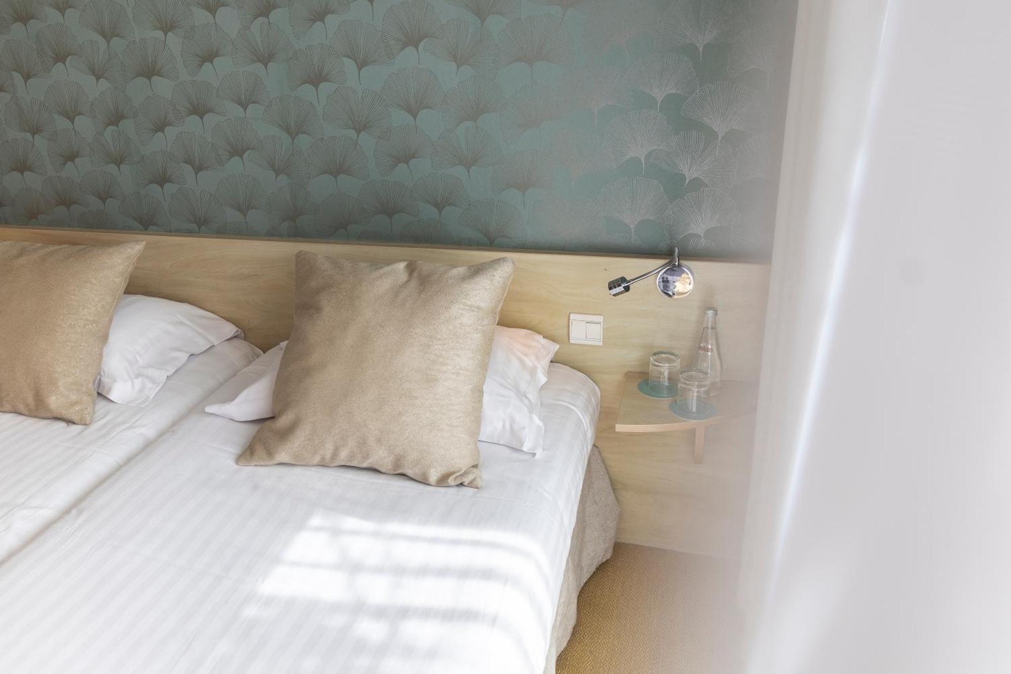 Le Carre D'Alethius Logis Hotel Restaurant Charmes-sur-Rhone Luaran gambar
