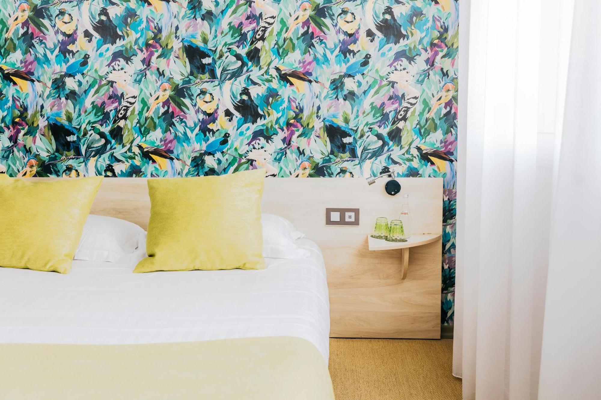 Le Carre D'Alethius Logis Hotel Restaurant Charmes-sur-Rhone Luaran gambar