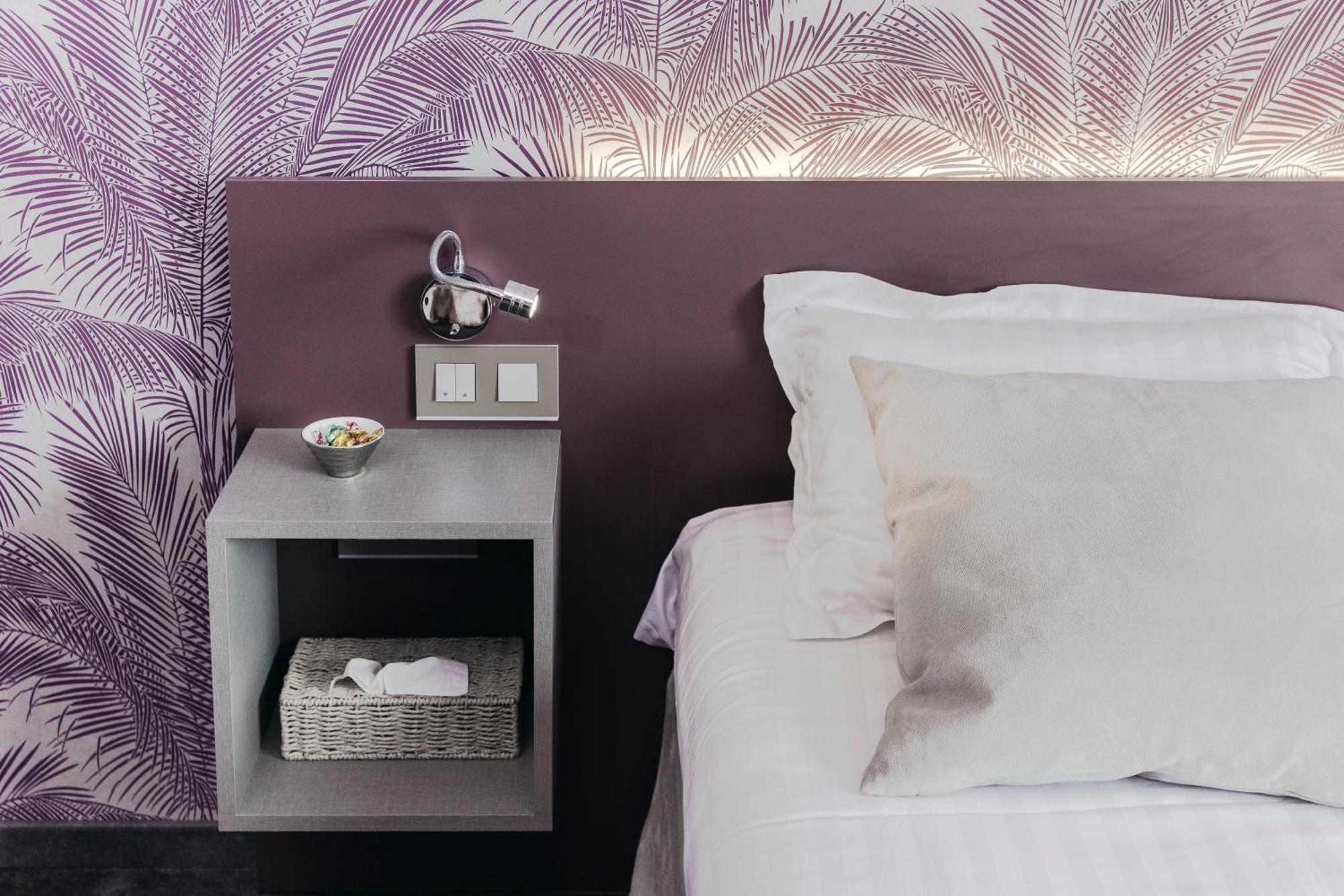 Le Carre D'Alethius Logis Hotel Restaurant Charmes-sur-Rhone Luaran gambar