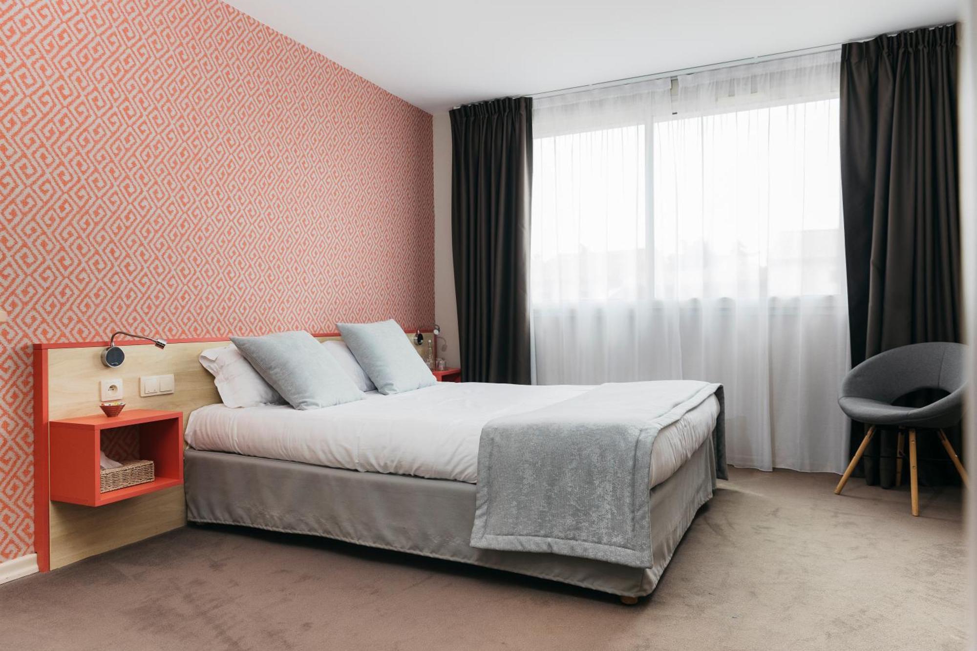 Le Carre D'Alethius Logis Hotel Restaurant Charmes-sur-Rhone Luaran gambar