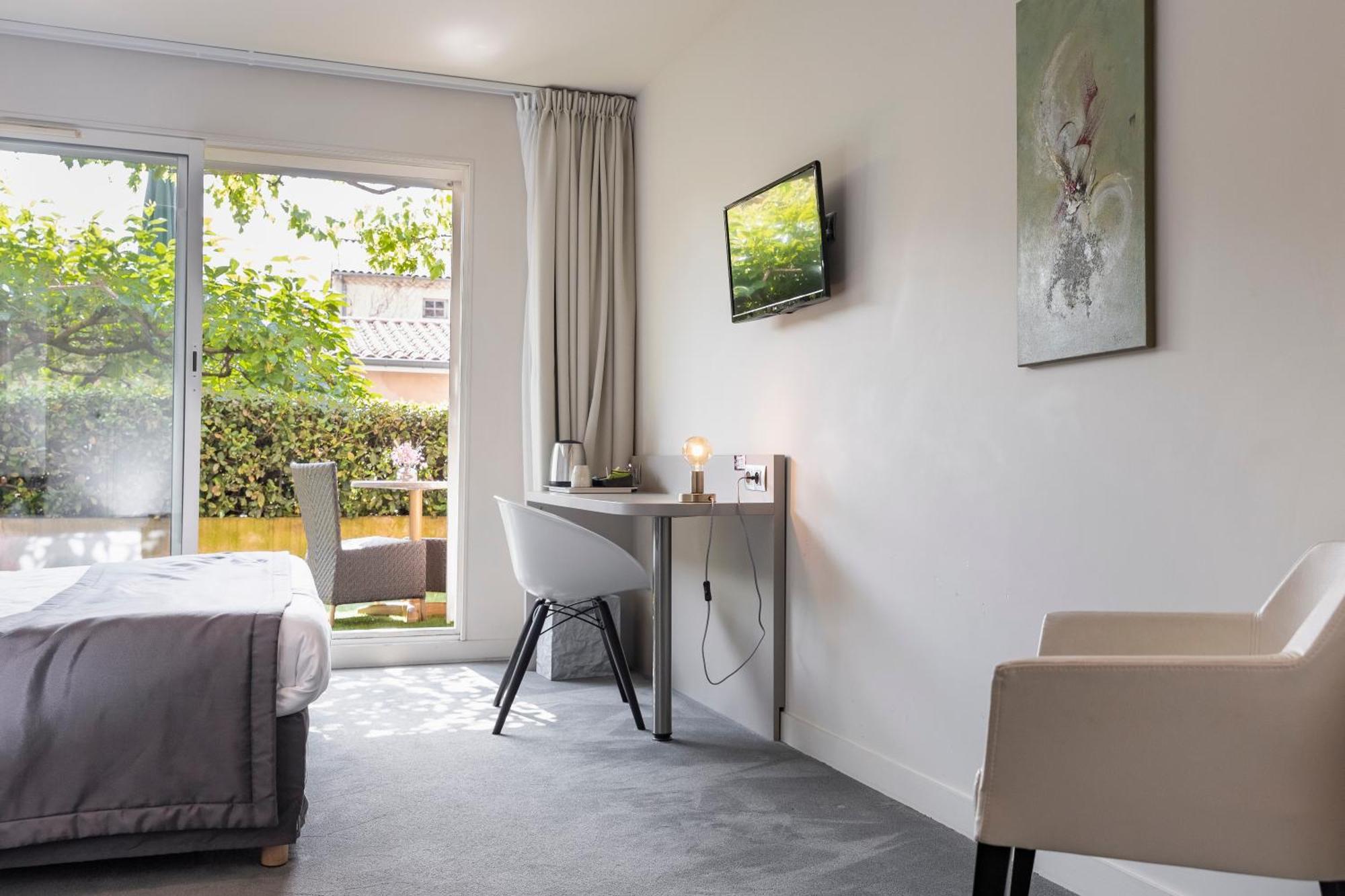 Le Carre D'Alethius Logis Hotel Restaurant Charmes-sur-Rhone Luaran gambar