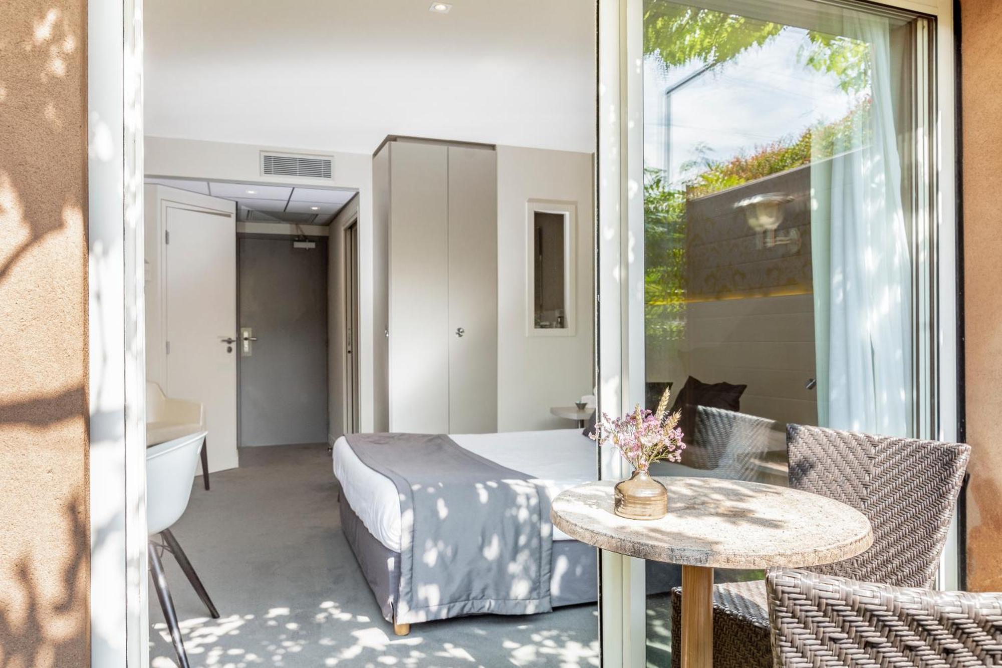 Le Carre D'Alethius Logis Hotel Restaurant Charmes-sur-Rhone Luaran gambar