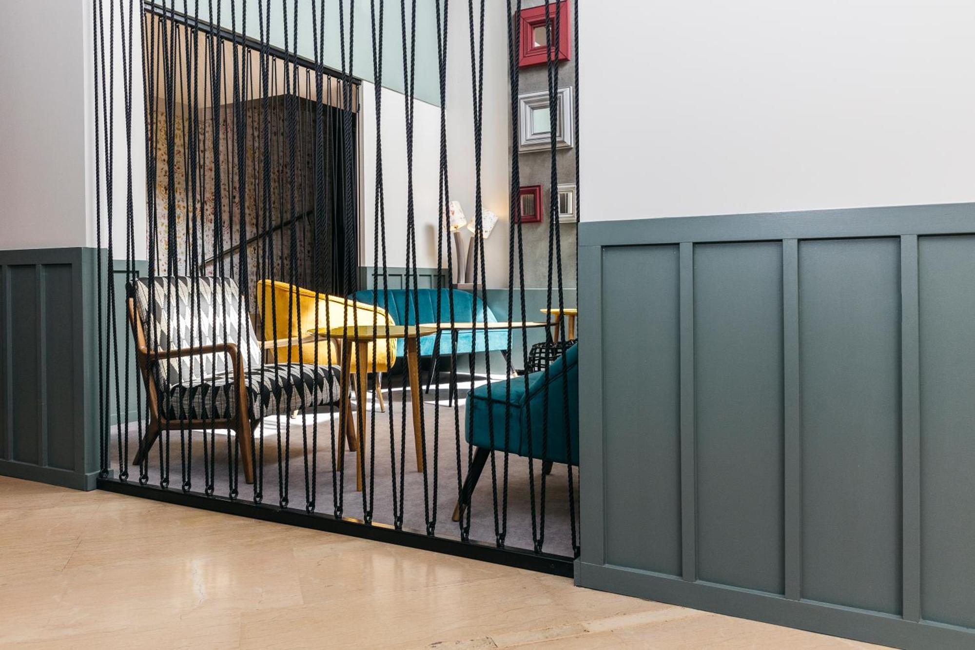 Le Carre D'Alethius Logis Hotel Restaurant Charmes-sur-Rhone Luaran gambar