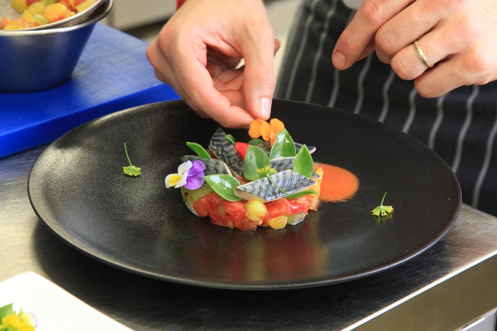 Le Carre D'Alethius Logis Hotel Restaurant Charmes-sur-Rhone Luaran gambar